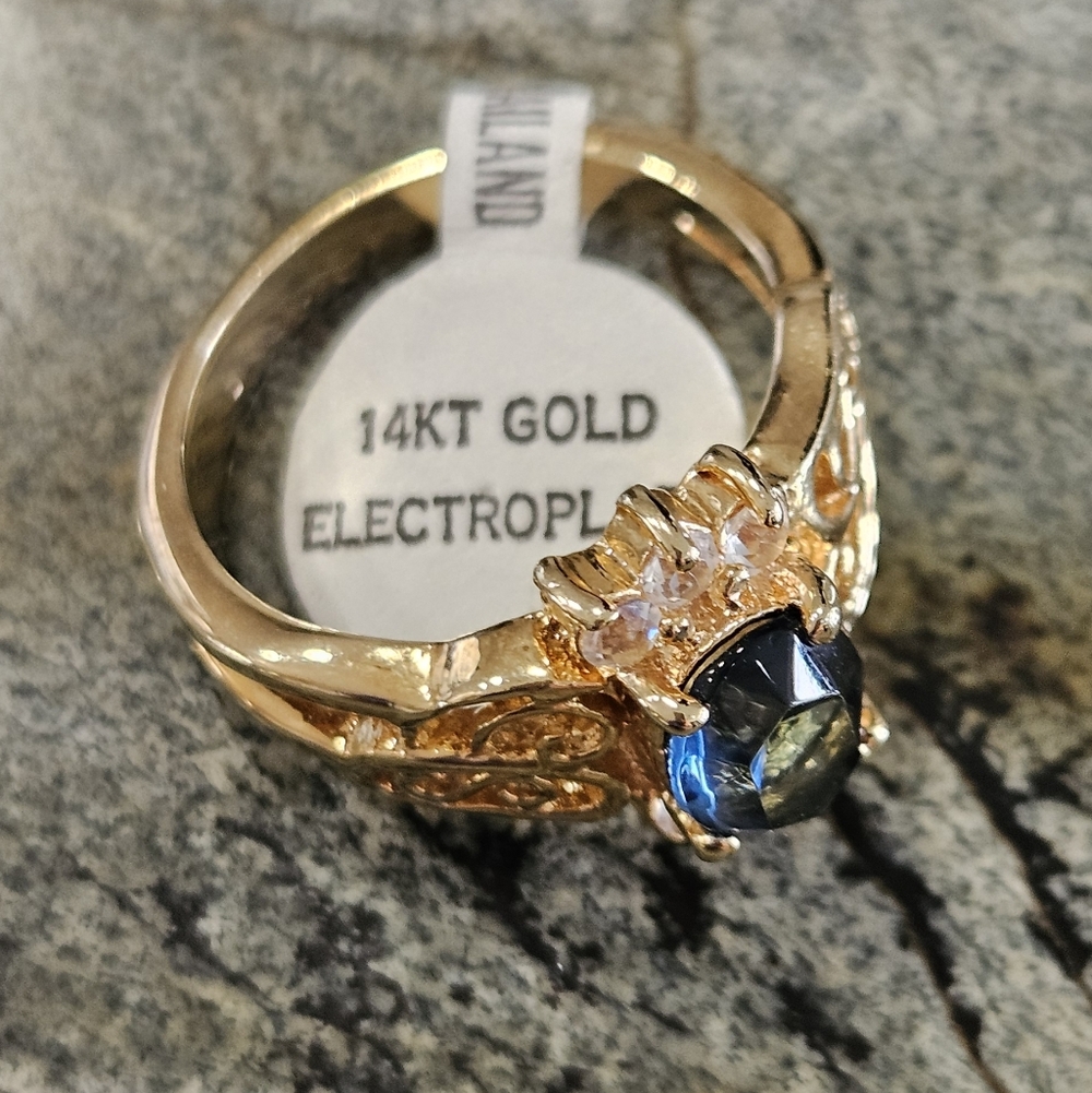 Haviland Gold Ring with Blue Gemstone and Crystal Accents - Picture 14 of 15
